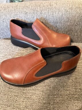 Dansko Jocelyn professional leather clogs shoes Brown Made in Portugal Size 40